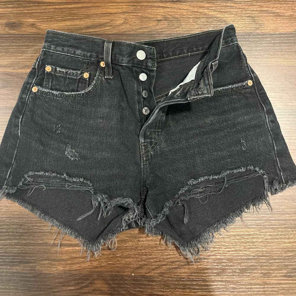 Levi’s 501 cutoff denim shorts size 27